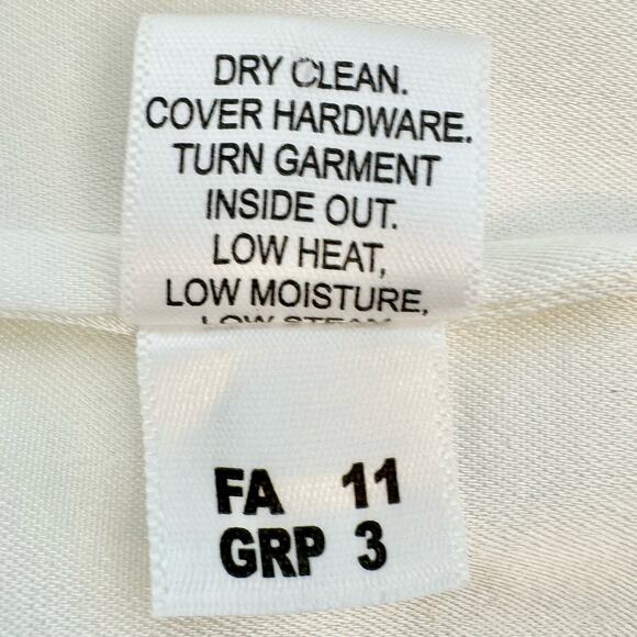 St. John Embellished Buttons Short Sleeve Top Blouse Stretch Satin Ivory Size 12 - Picture 11 of 11